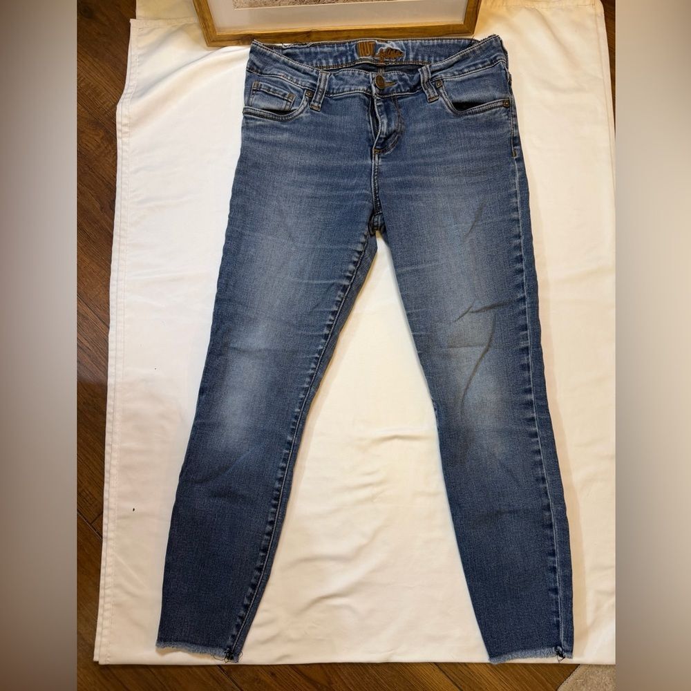 Kut from the Kloth size 8 skinny jeans